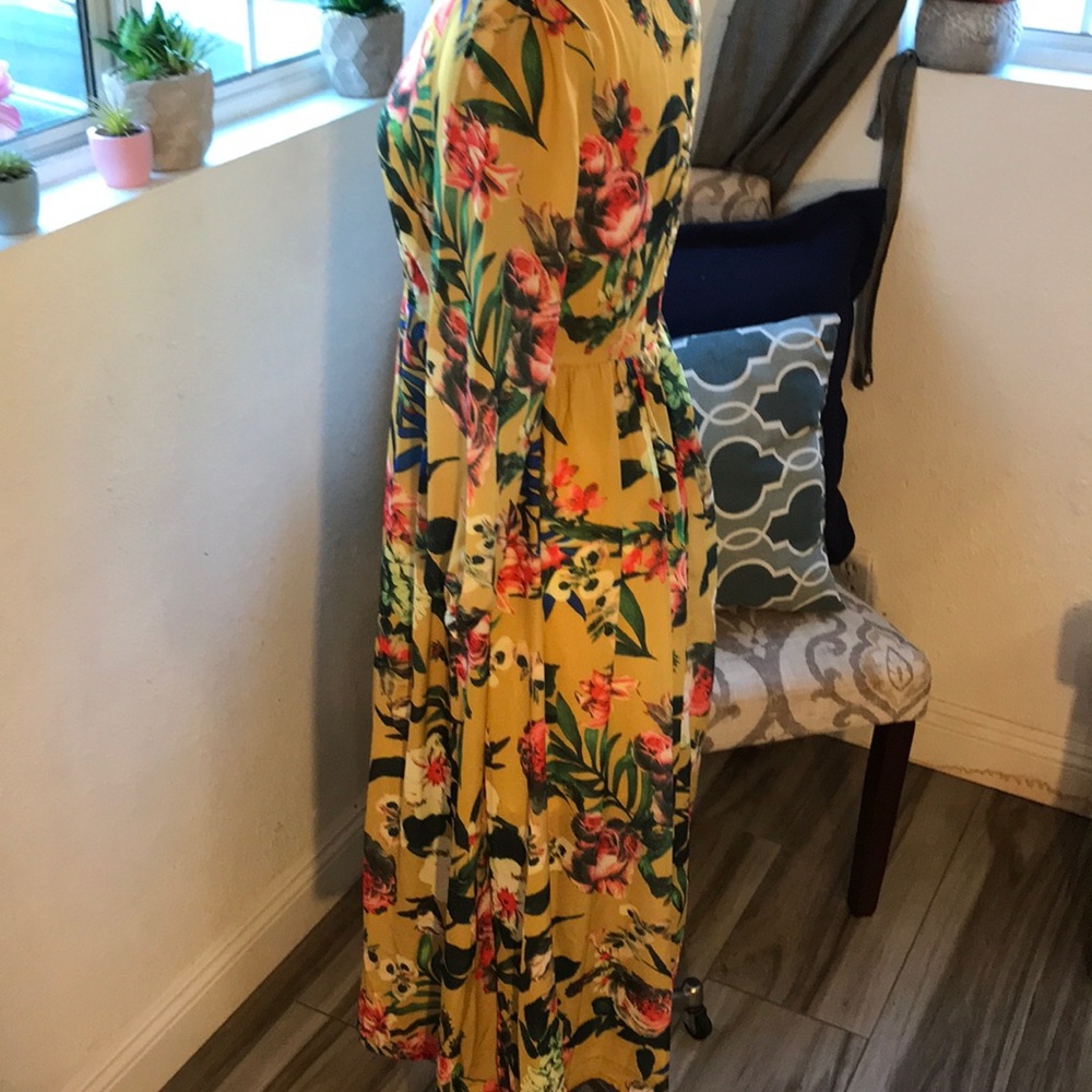 Dress - Picture 4 of 4